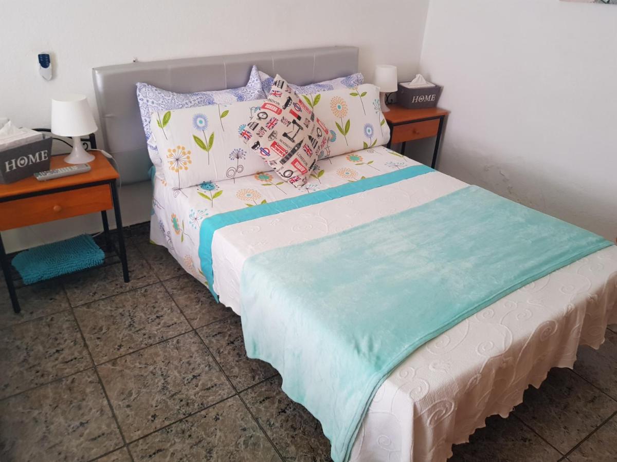 & - Airport Apartment *