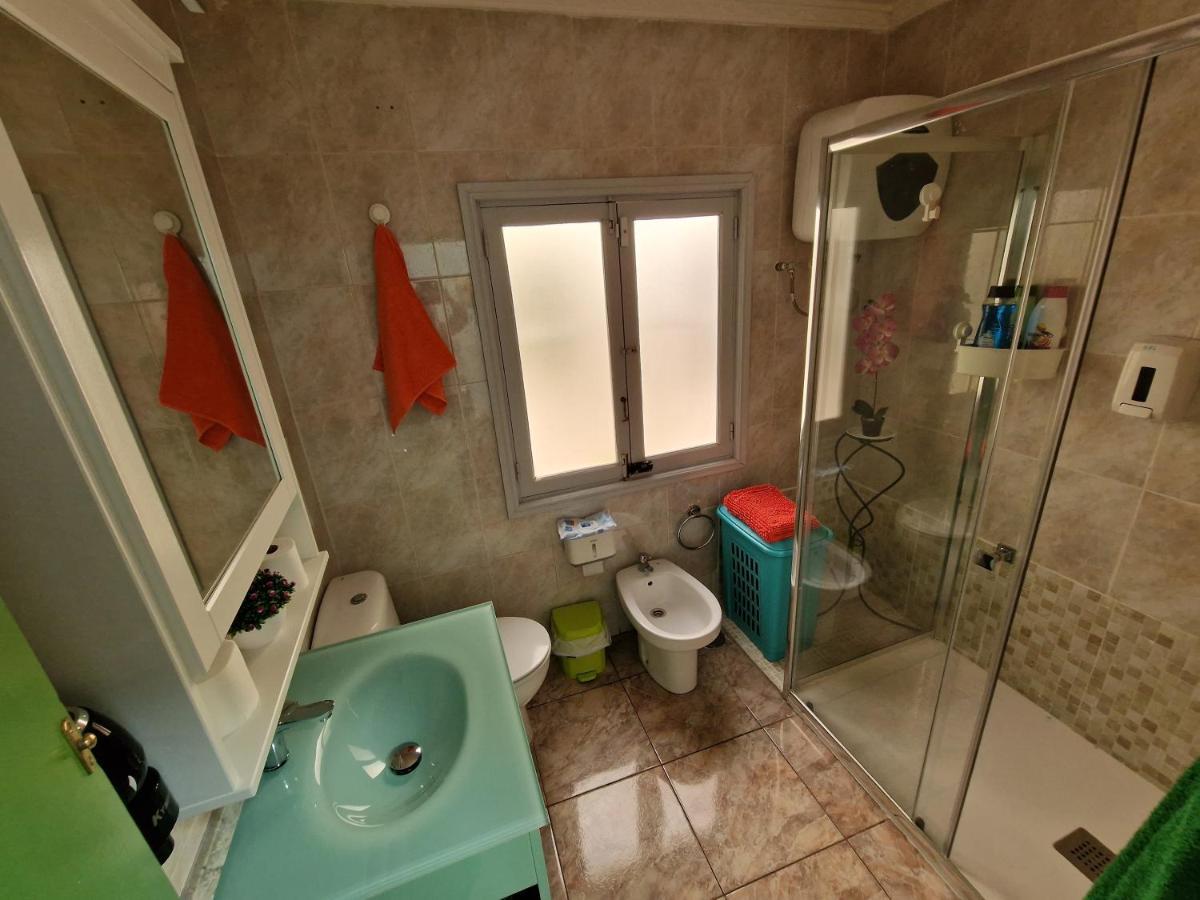 & - Airport Apartment